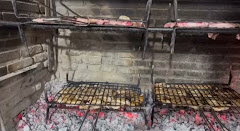 Amador Cafetería, Restaurante, Comidas para llevar. Trabajamos con previo encargos, antes dd las 12:30h.