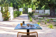 Hotel Ad Hoc Vitae Retreats & Health