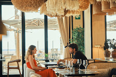 Luz de LÚA BAR & Restaurant
