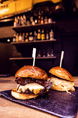 Muralla Burgers - Almenara