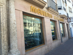 Pastelería Confitería LA MODERNA.