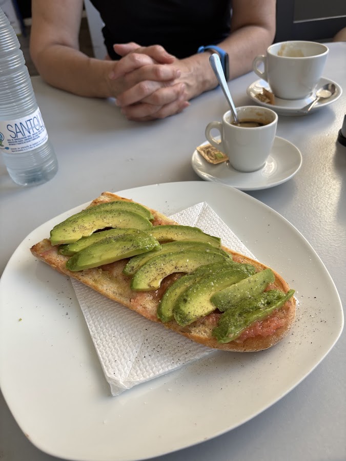El Maná Bar - Restaurante
